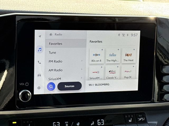 Used 2025 Toyota Camry SE w/ Convenience Package image 20