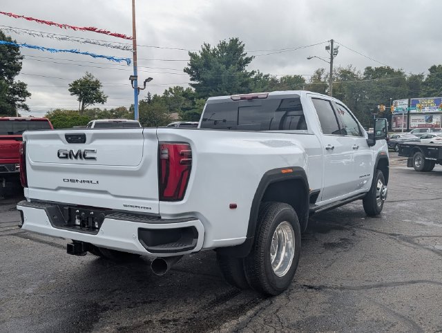 New 2026 GMC Sierra 3500 Denali Ultimate AWD/4WD image 7