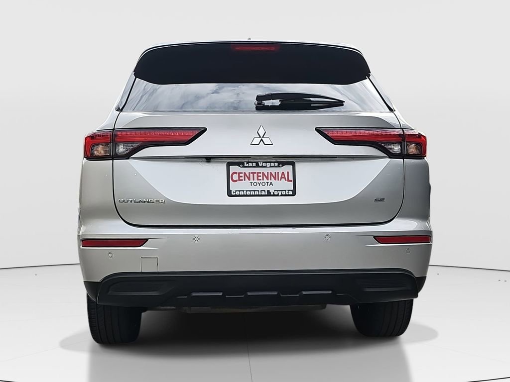 Used 2024 Mitsubishi Outlander SE image 6