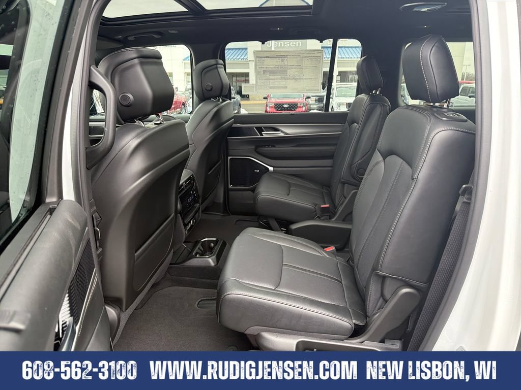 New 2026 Jeep Grand Wagoneer L Limited AWD/4WD image 25