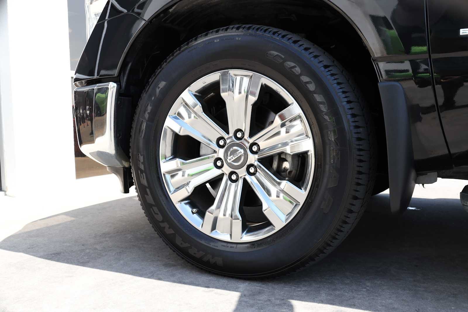 Used 2017 Nissan Titan SV RWD image 61