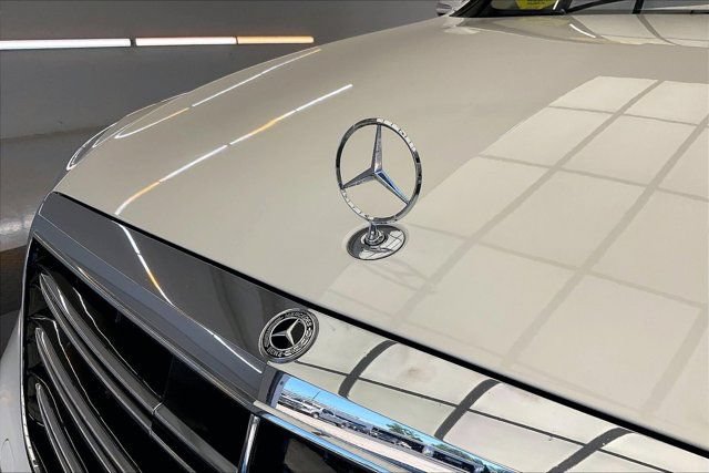 Used 2019 Mercedes-Benz S 560 Sedan image 7
