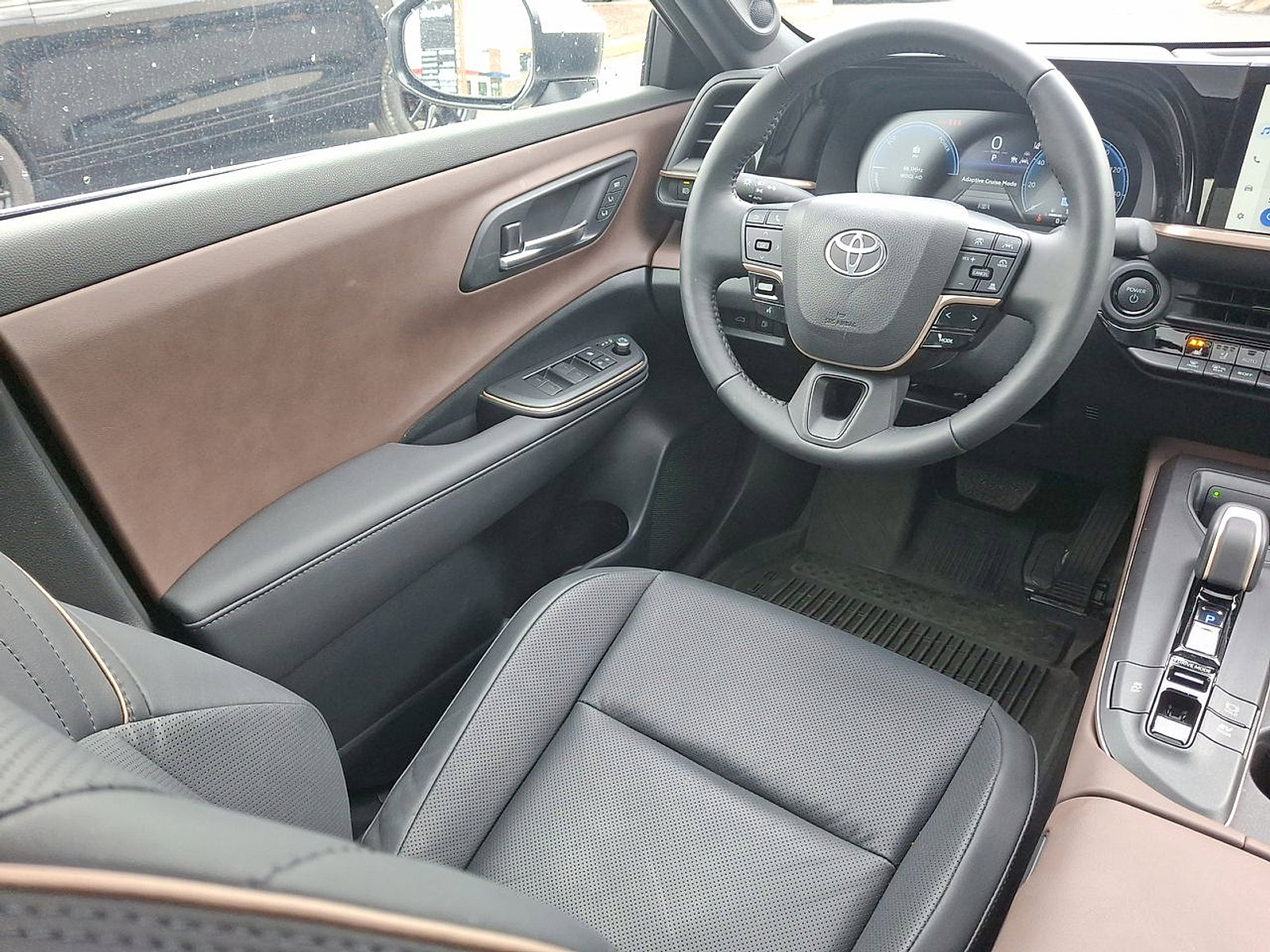 Used 2023 Toyota Crown w/ Advanced Technology Package AWD/4WD image 15