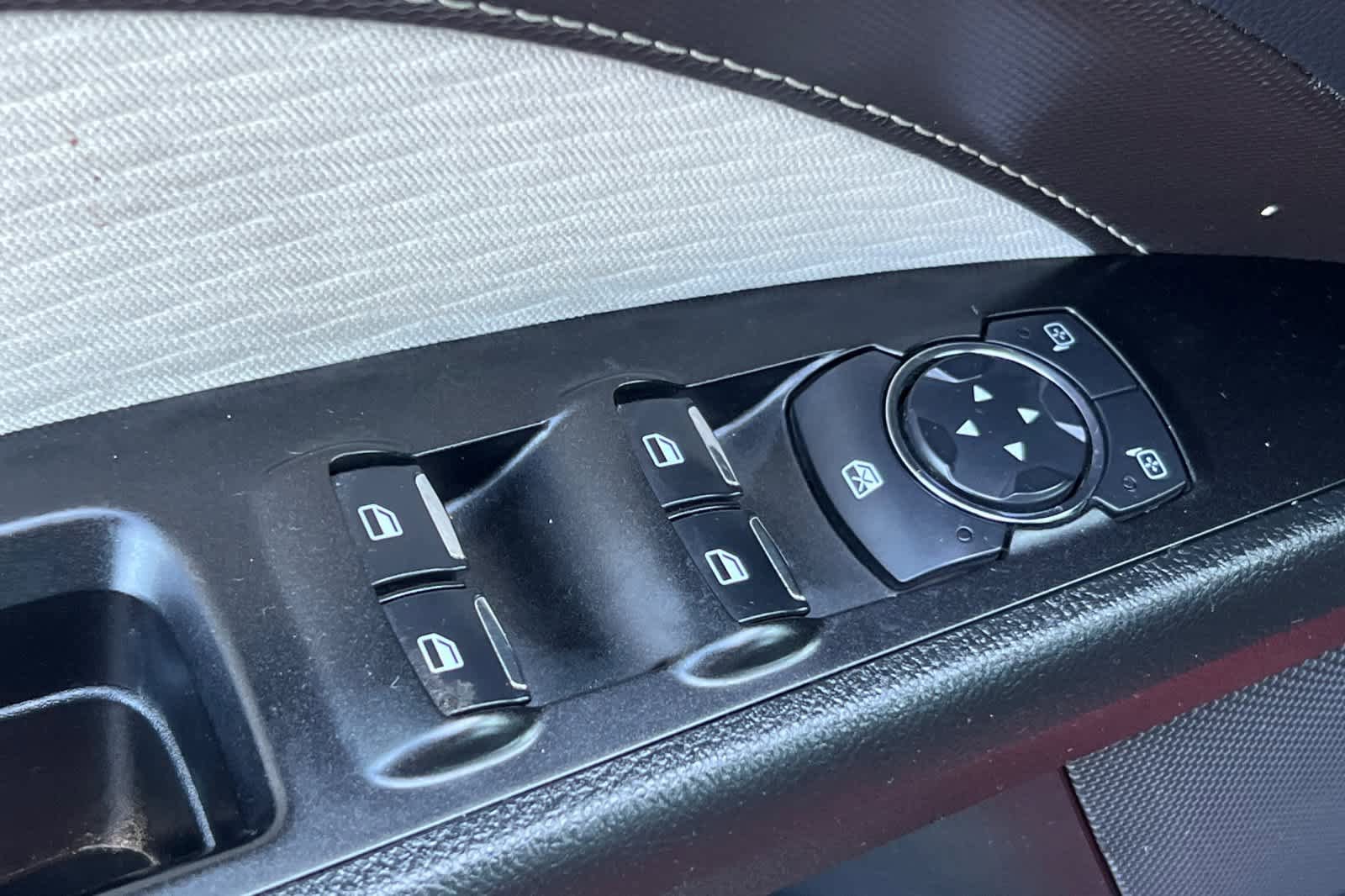 Used 2019 Ford Fusion SE w/ Equipment Group 151A image 13