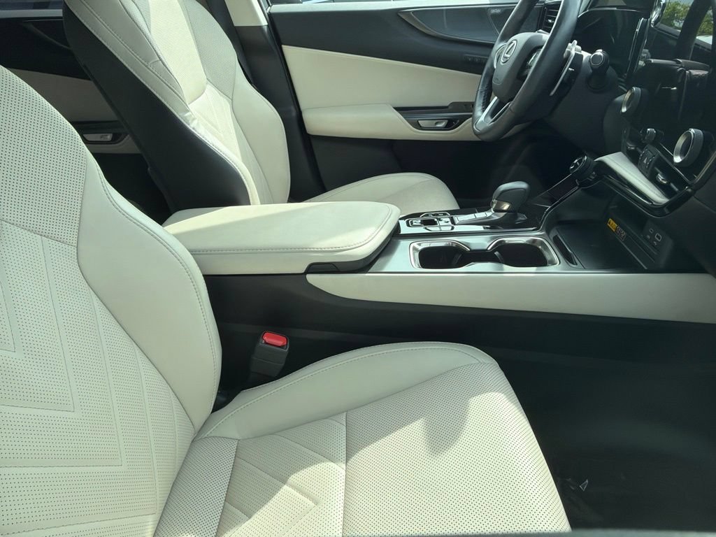 Certified 2026 Lexus NX 350 AWD w/ Accessory Package (2T) image 25