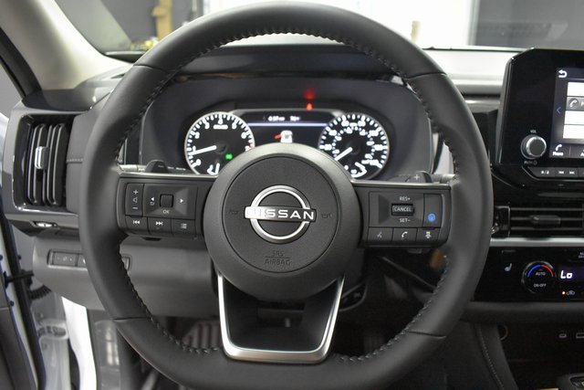 New 2025 Nissan Pathfinder SV image 24