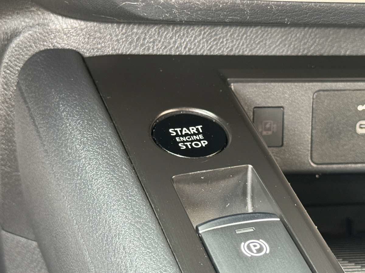 Used 2025 Nissan Kicks SV w/ Illumination Package FWD image 30