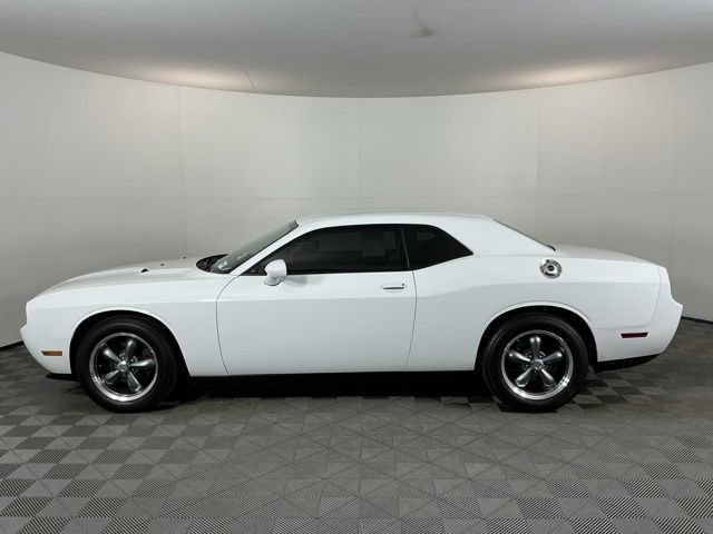 Used 2013 Dodge Challenger SXT RWD image 8