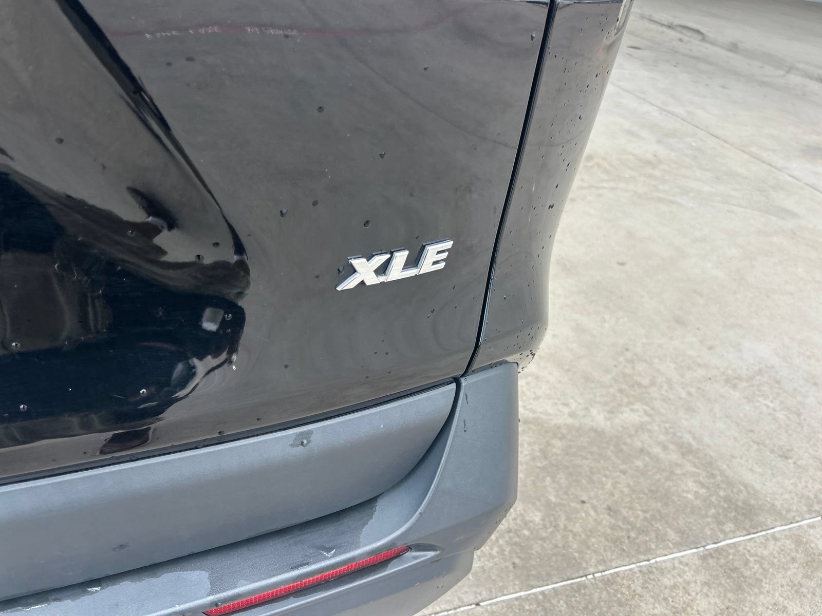 Used 2025 Toyota RAV4 XLE FWD image 12