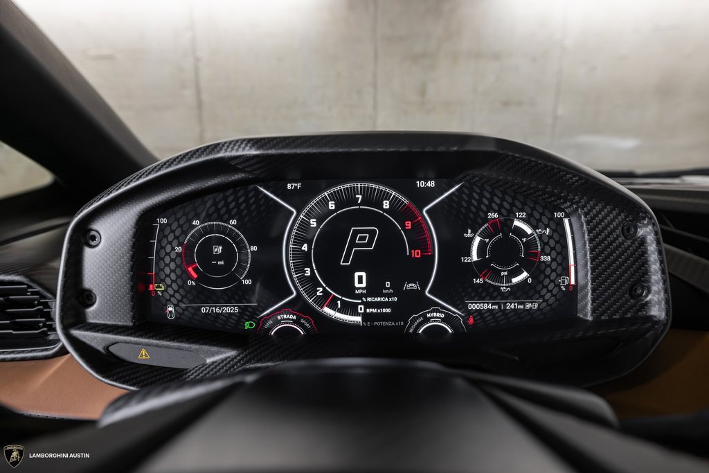 Used 2024 Lamborghini Revuelto image 28