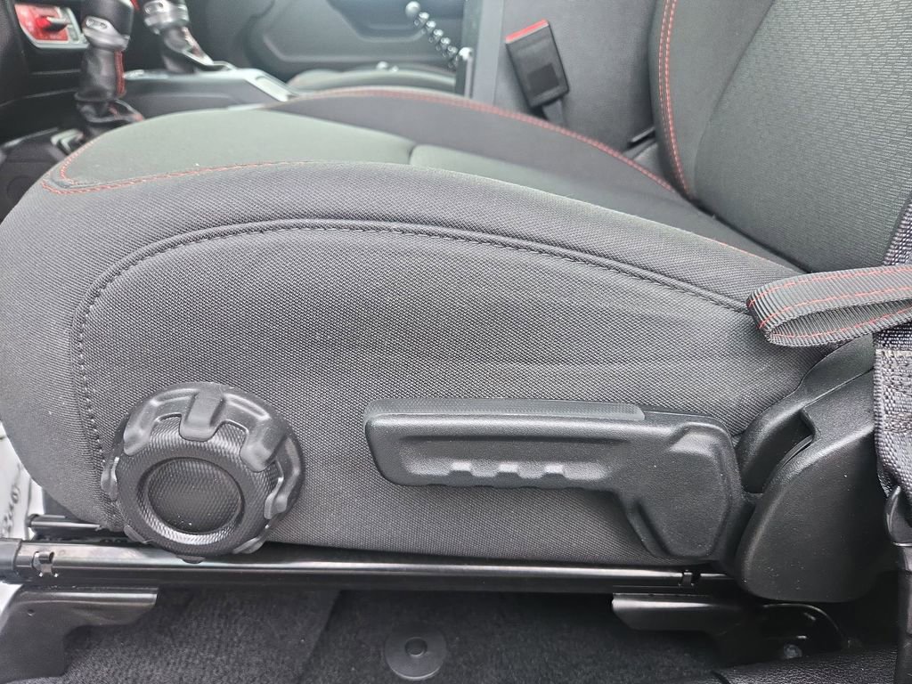 Used 2023 Jeep Wrangler Unlimited Rubicon w/ Cold Weather Group image 26