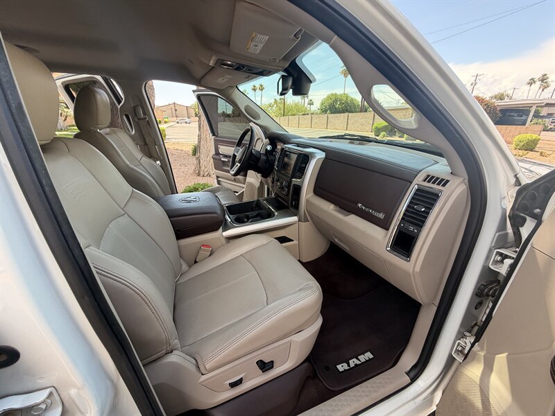 Used 2018 RAM 2500 Laramie AWD/4WD image 32