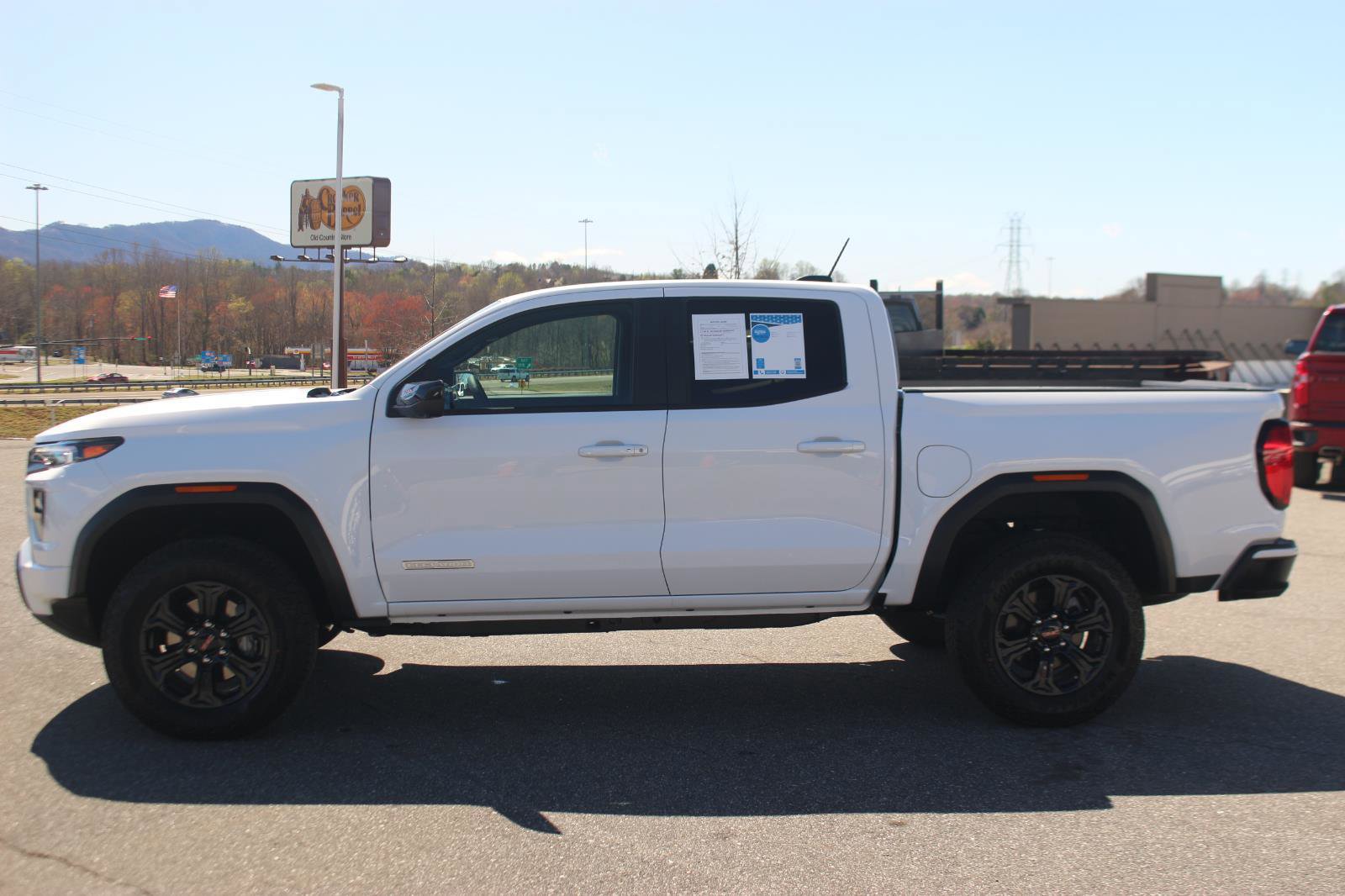 Used 2025 GMC Canyon Elevation w/ Convenience Package image 4