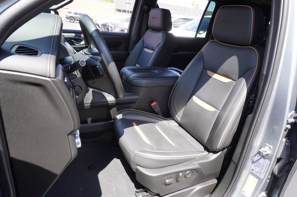 Certified 2024 GMC Yukon XL AT4 w/ AT4 Premium Package AWD/4WD image 16
