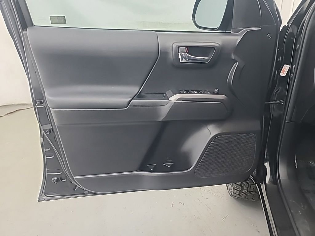 Used 2022 Toyota Tacoma TRD Sport image 23