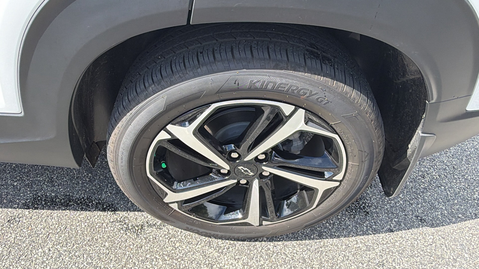 Used 2023 Chevrolet TrailBlazer RS w/ Sun and Liftgate Package FWD image 12