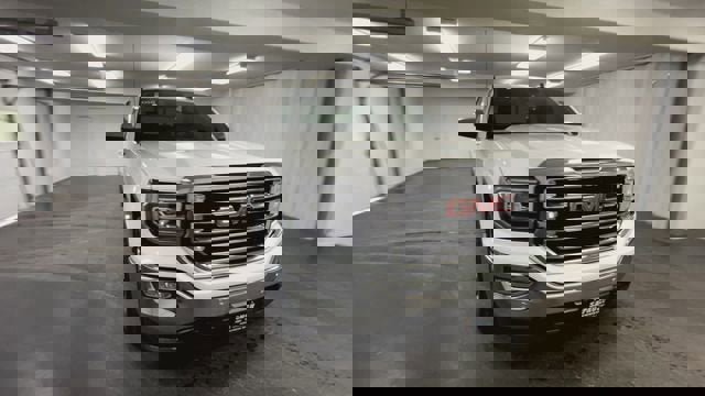 Certified 2018 GMC Sierra 1500 SLT image 3