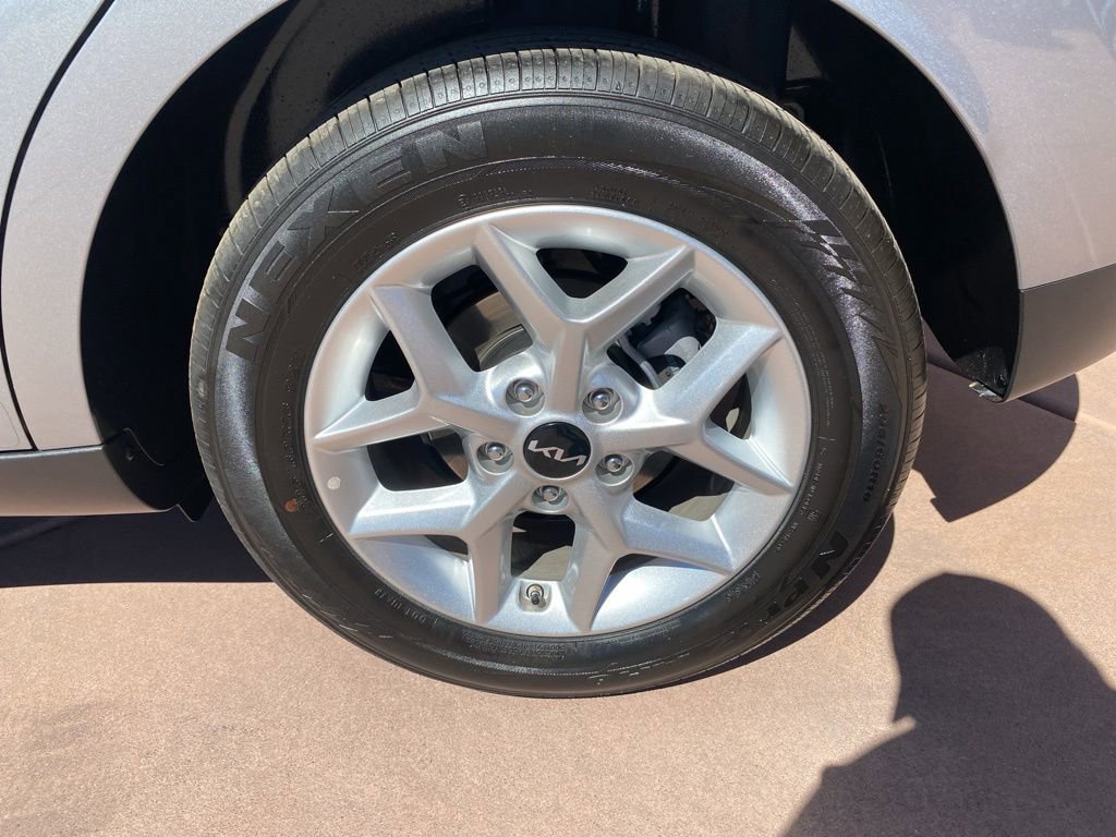 Certified 2025 Kia Soul LX image 32