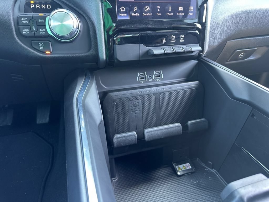 Used 2025 RAM 1500 Laramie AWD/4WD image 46