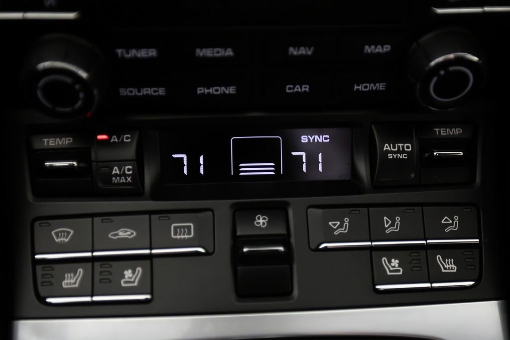 Used 2018 Porsche 911 Carrera S image 27