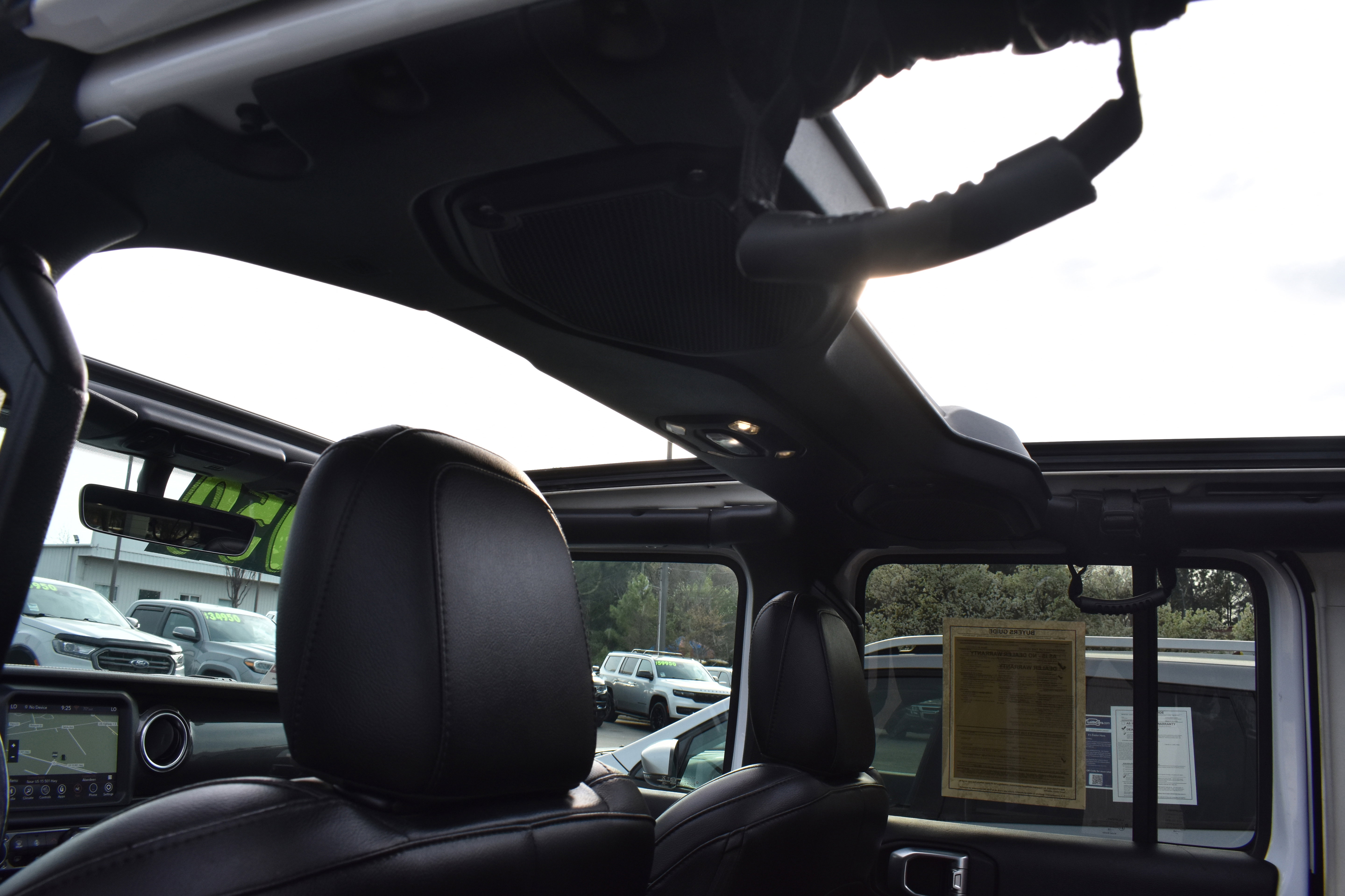 Used 2019 Jeep Wrangler Unlimited Sahara image 30