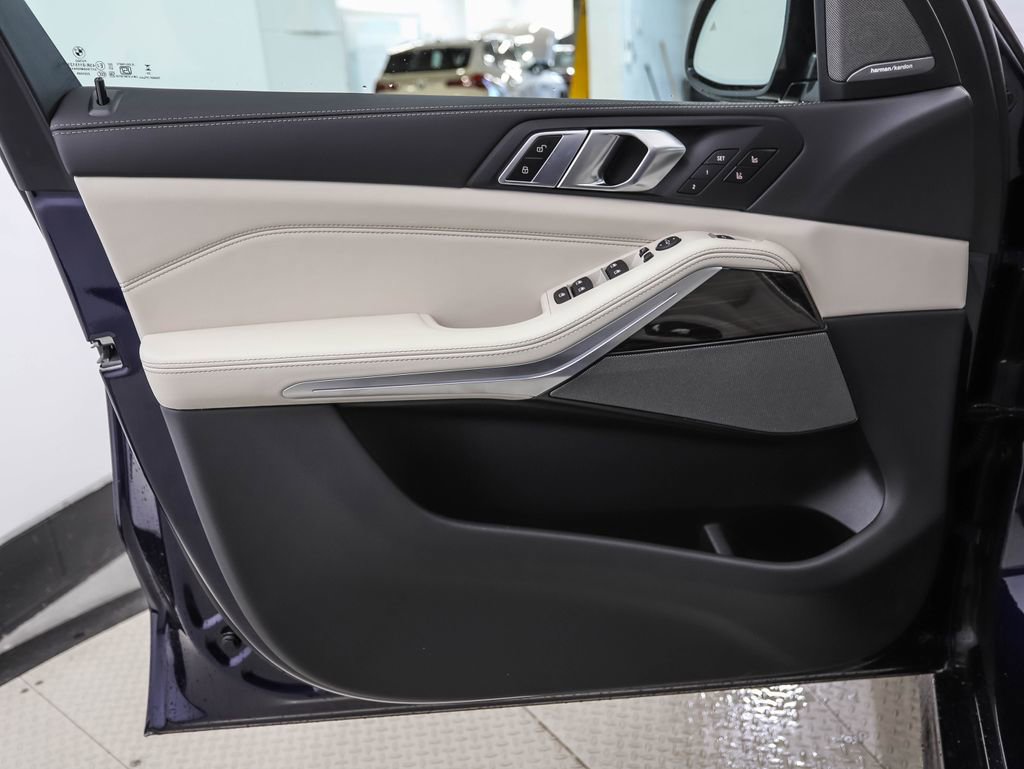 New 2026 BMW X5 xDrive40i w/ M Sport Package image 9