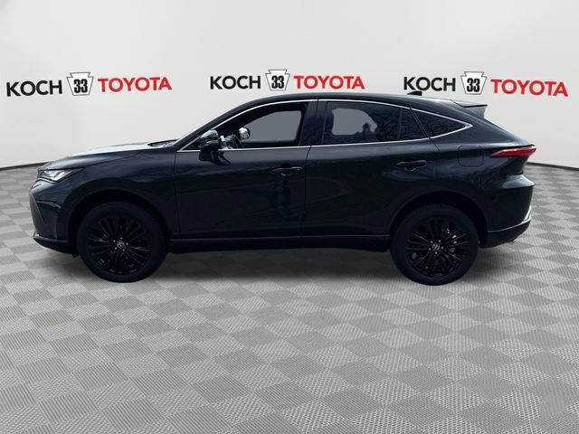 Used 2023 Toyota Venza Nightshade image 4