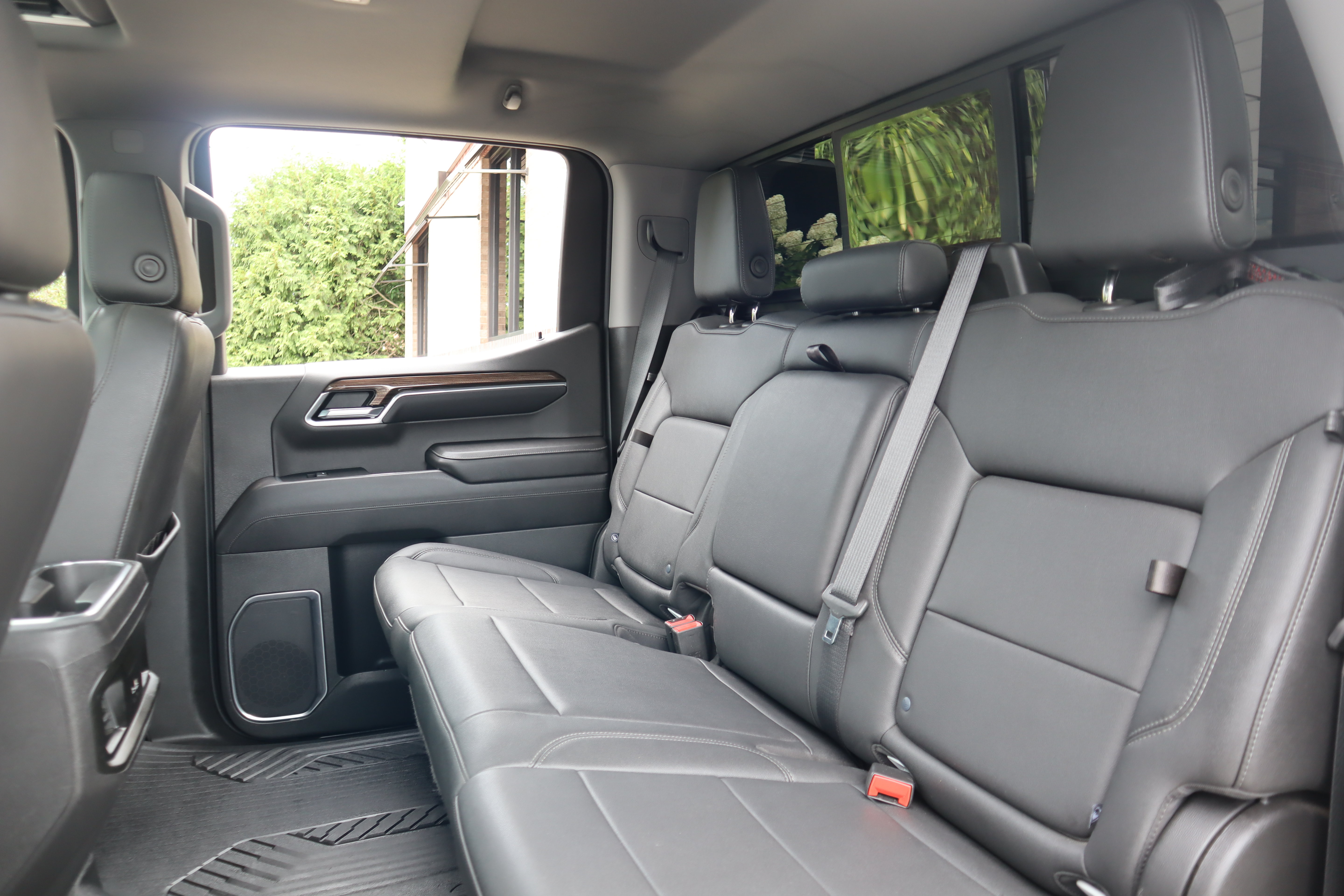 Used 2022 Chevrolet Silverado 1500 LT Trail Boss w/ Convenience Package II AWD/4WD image 31