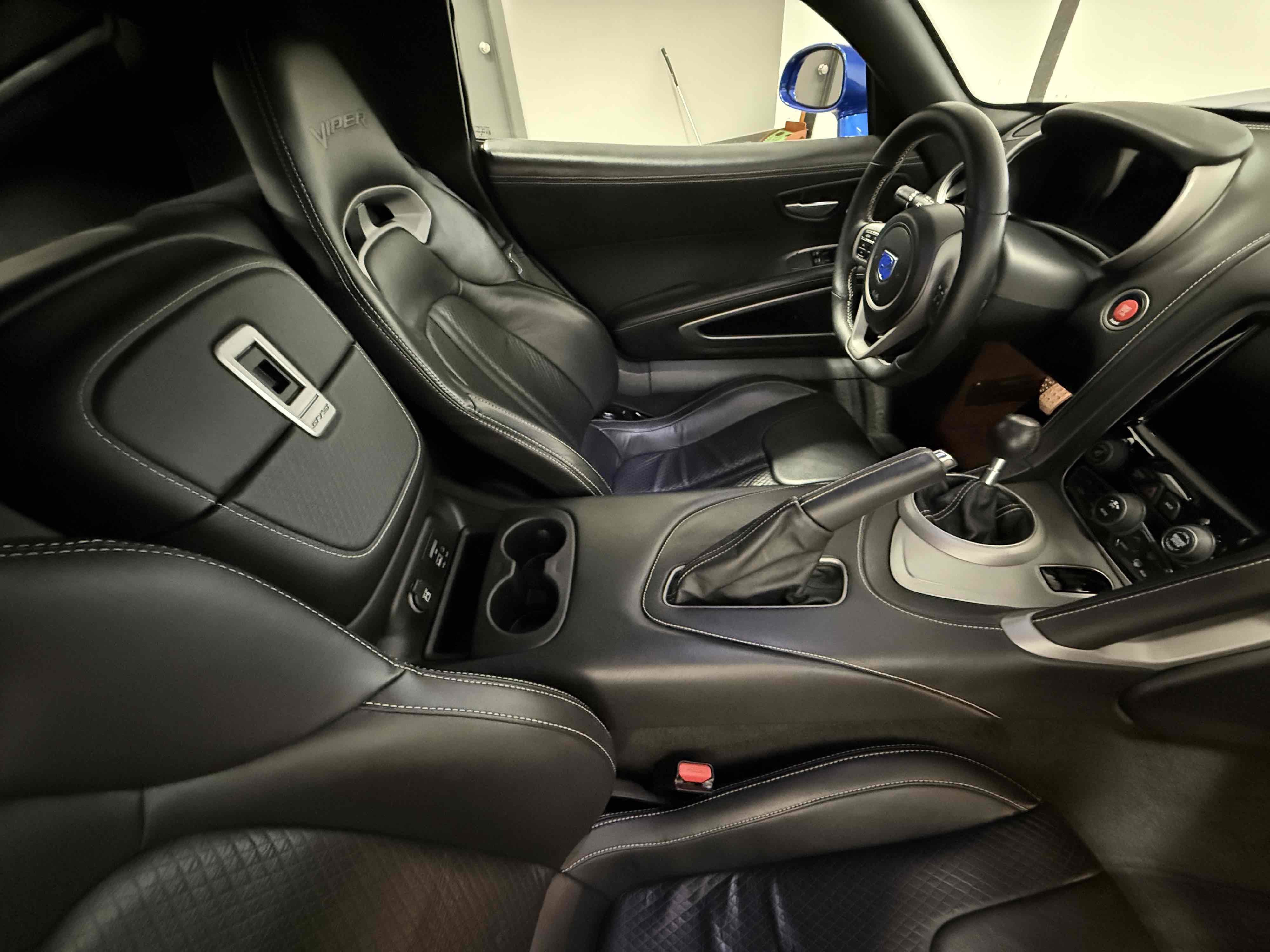 Used 2013 SRT Viper GTS w/ GTS Laguna Interior Pkg image 37