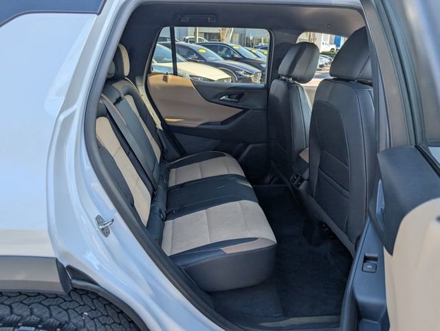 Used 2025 Chevrolet Equinox ACTIV w/ Safety and Technology Package image 19