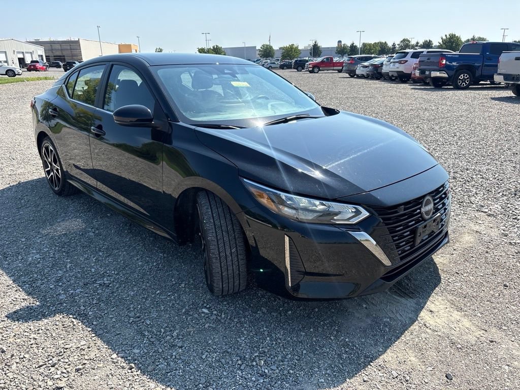 Used 2025 Nissan Sentra SR FWD image 10