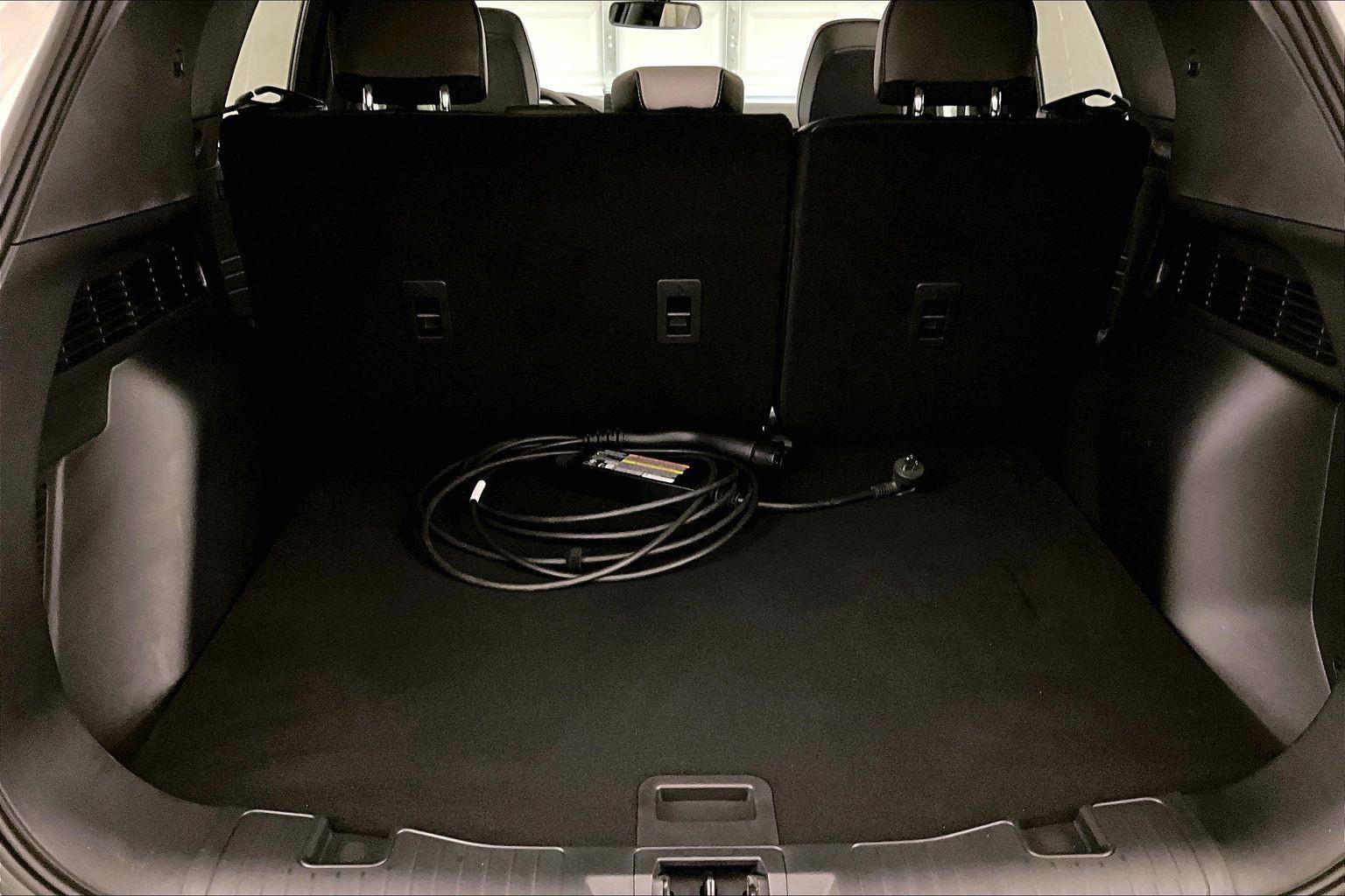 Used 2025 Ford Escape SE w/ PHEV Premium Package image 33