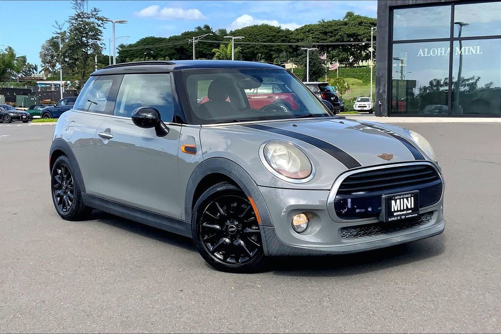 Used 2018 MINI Cooper 2-Door Hardtop image 1