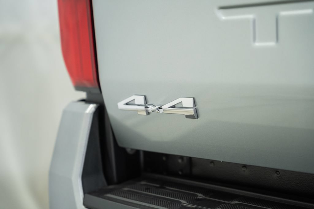 New 2026 Toyota Tacoma SR5 AWD/4WD image 8