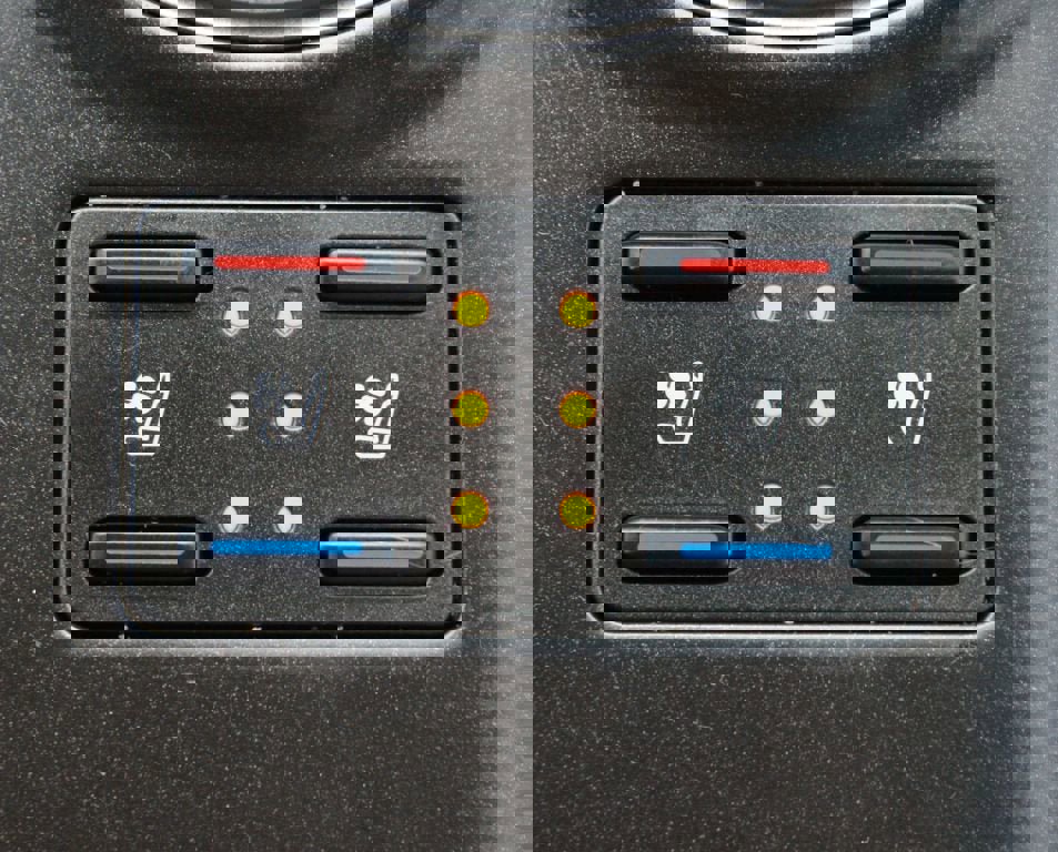 Used 2021 Toyota Camry XSE w/ Navigation Package image 9