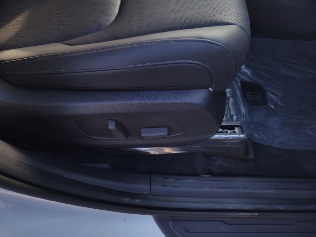 New 2026 Kia Carnival EX FWD image 35