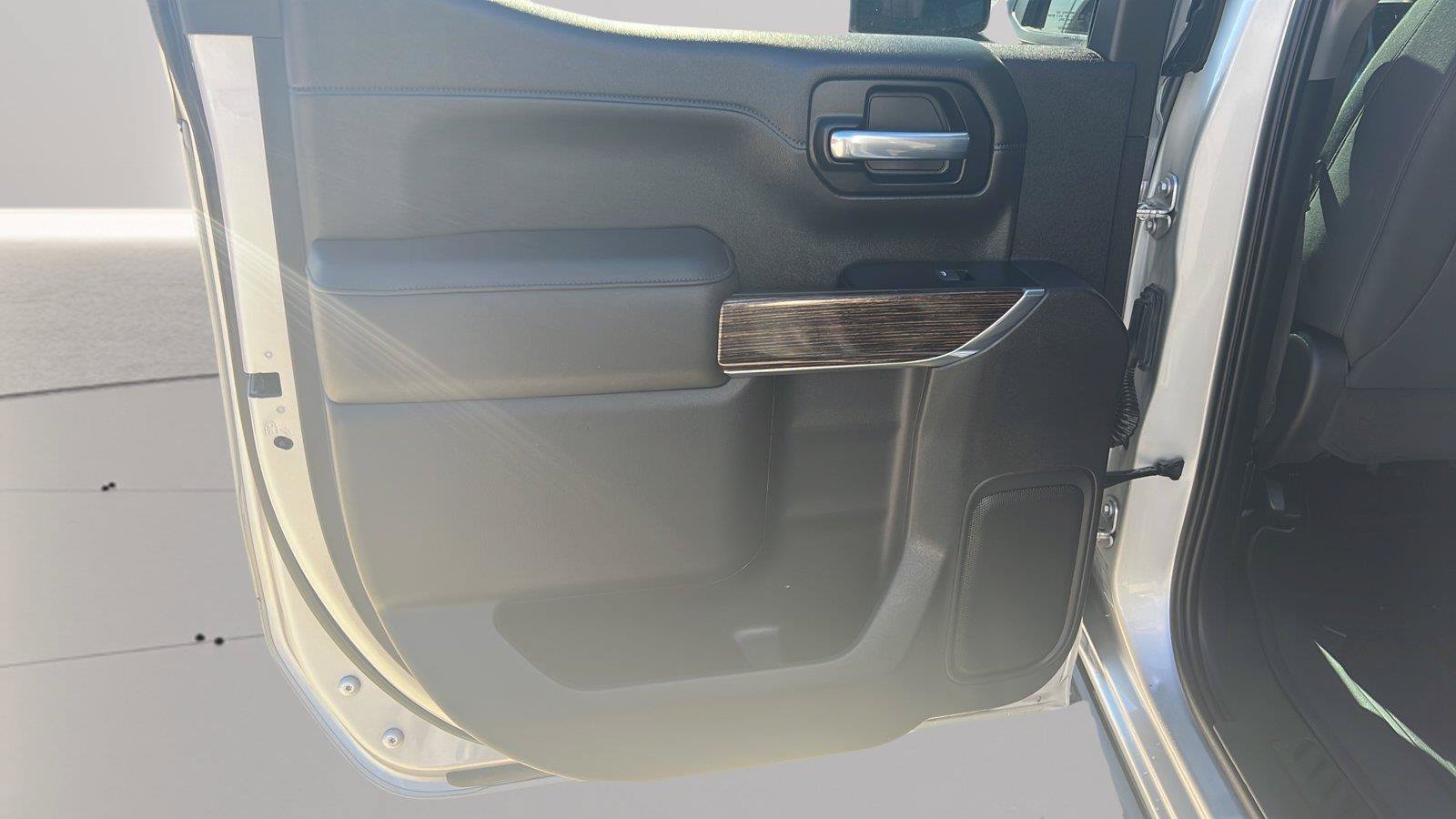 Used 2022 GMC Sierra 1500 Elevation w/ LPO, Elevation Black Package AWD/4WD image 15