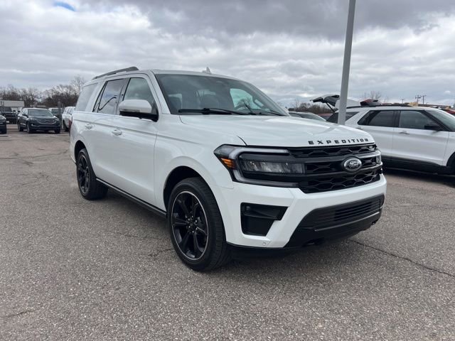 Certified 2022 Ford Expedition Limited image 3