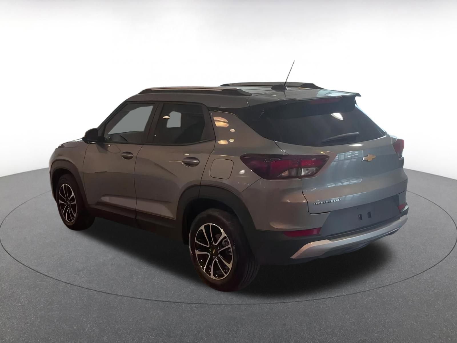 Used 2025 Chevrolet TrailBlazer LT image 11