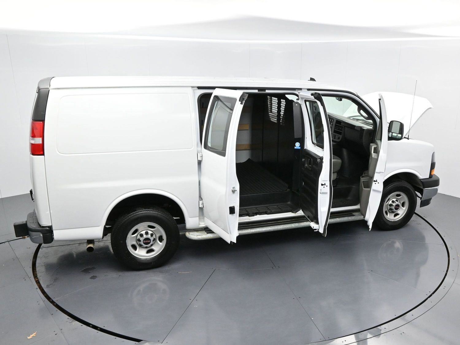 Used 2024 GMC Savana 2500 w/ Driver Convenience Package image 33