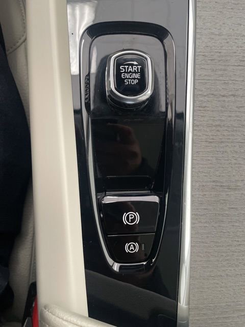 Certified 2023 Volvo XC60 B5 Plus image 24