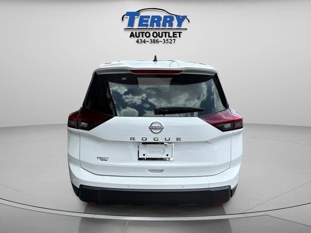Used 2024 Nissan Rogue S image 6