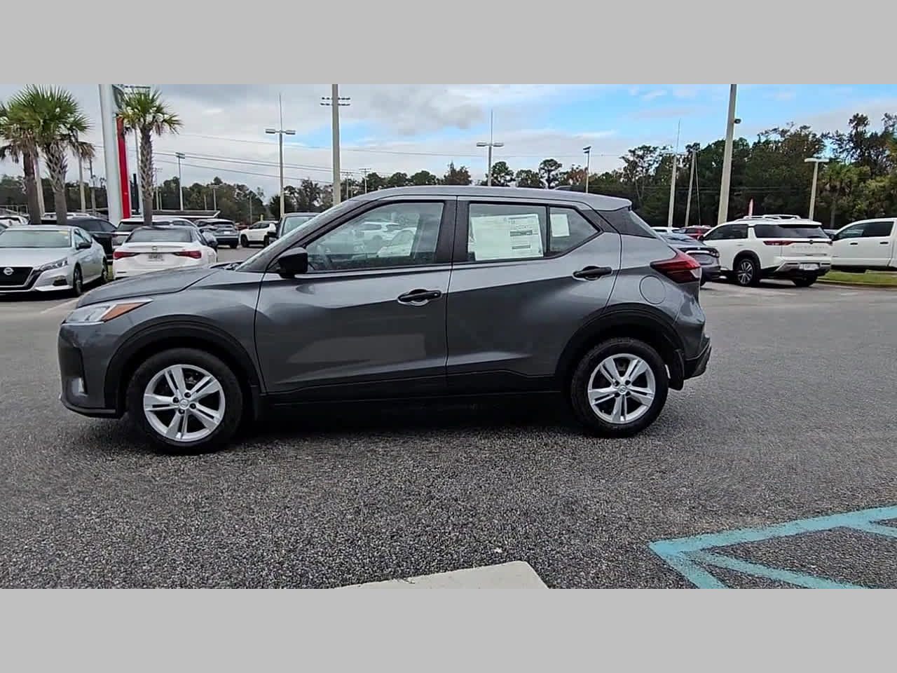 New 2025 Nissan Kicks Play S image 24