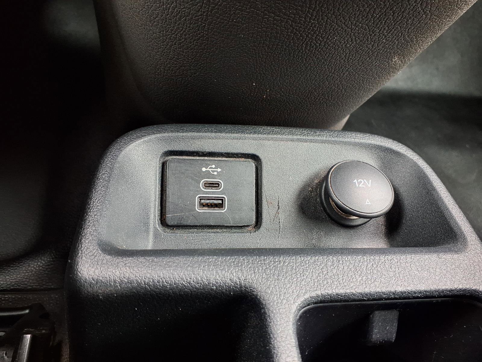 Used 2023 Ford Transit Connect XL image 13