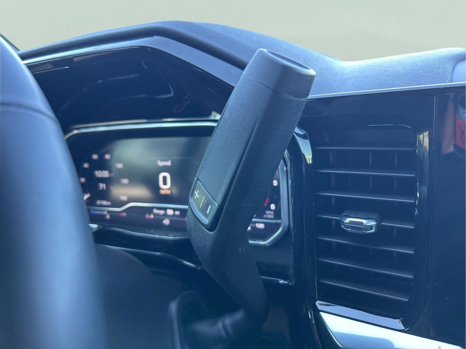 Used 2024 GMC Sierra 1500 Elevation image 16