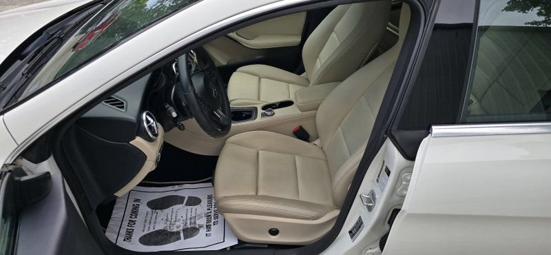 Used 2018 Mercedes-Benz CLA 250 4MATIC image 16