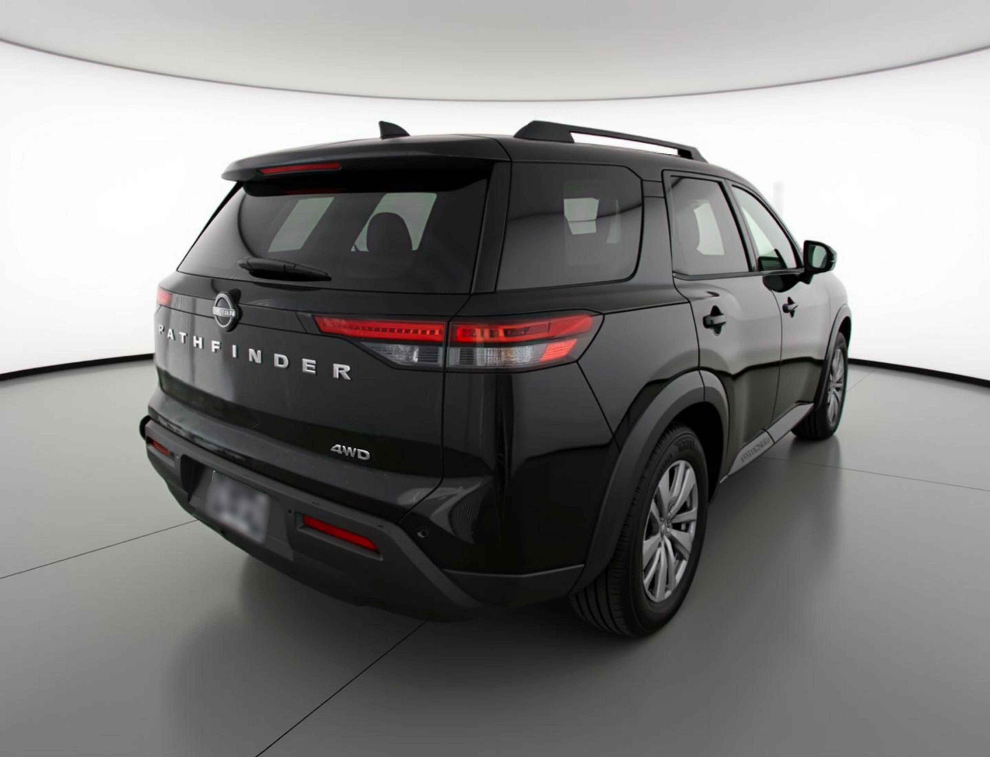 Used 2025 Nissan Pathfinder SV image 9