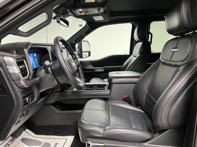 Used 2025 Ford F450 Platinum w/ FX4 Off-Road Package image 18