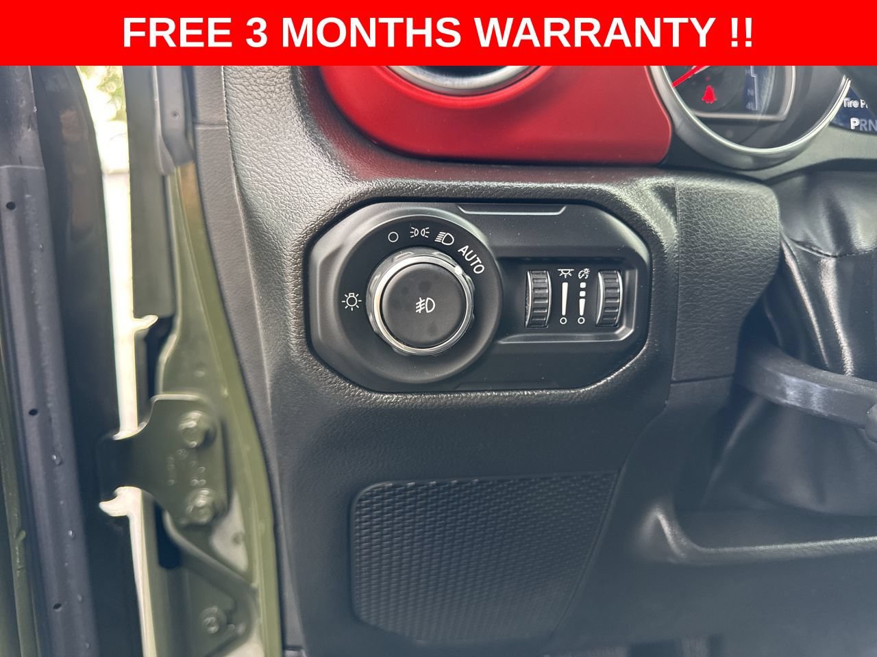 Used 2022 Jeep Wrangler Unlimited Rubicon w/ LED Lighting Group AWD/4WD image 38