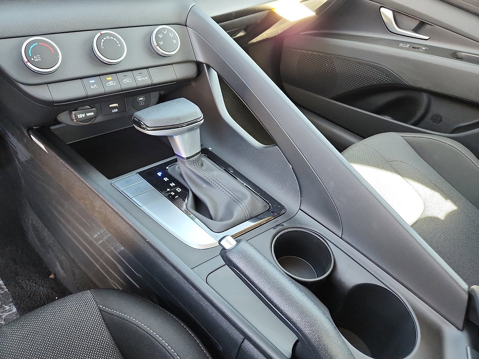 New 2026 Hyundai Elantra SE w/ Cargo Package image 16